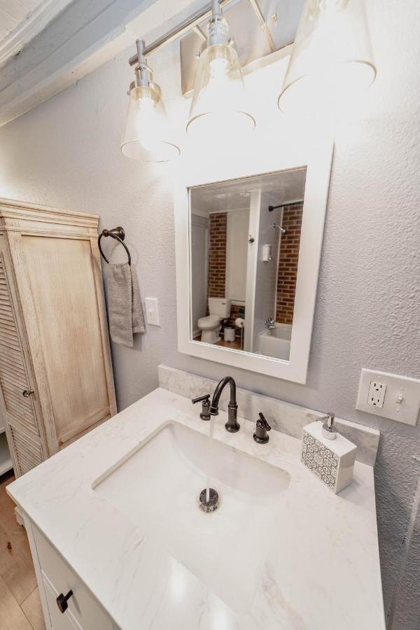 Comfortable King Suite Zen Space Hattiesburg Exteriér fotografie